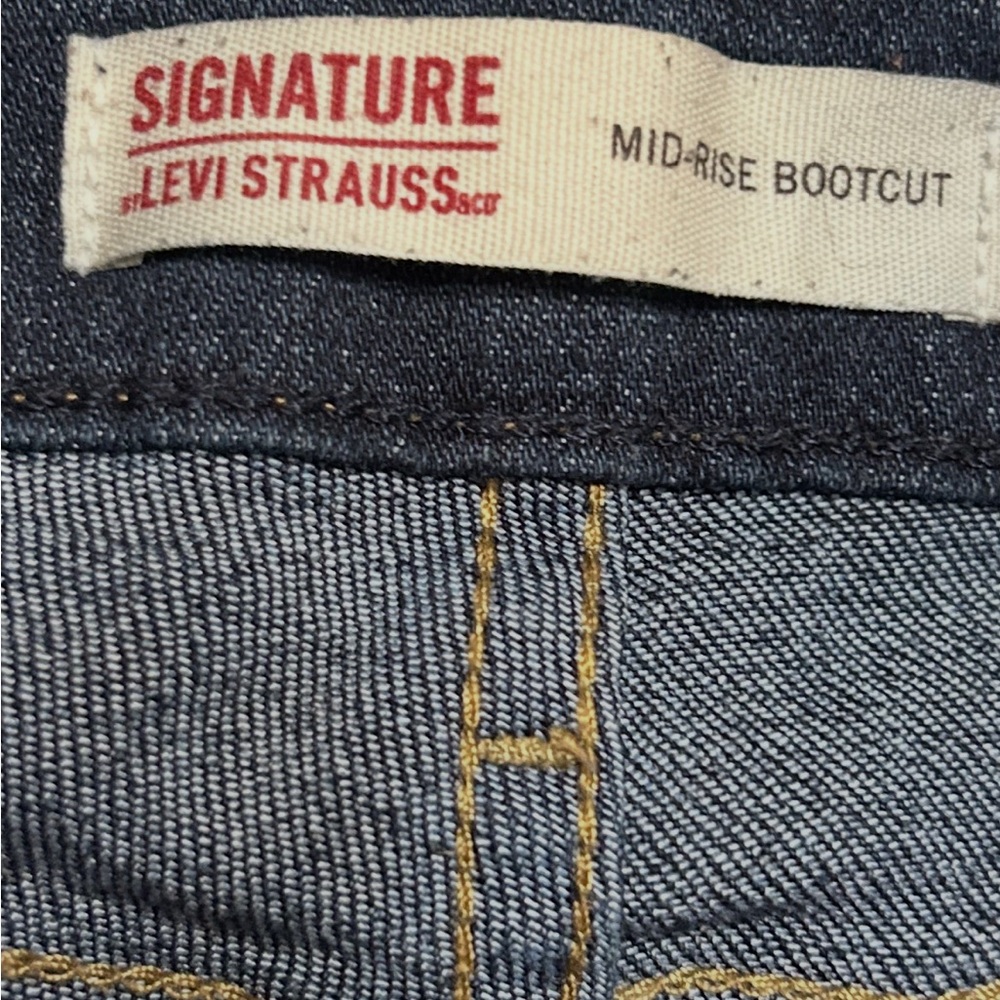 Levi's Signature Mid-Rise Bootcut Jeans - Dark Blue